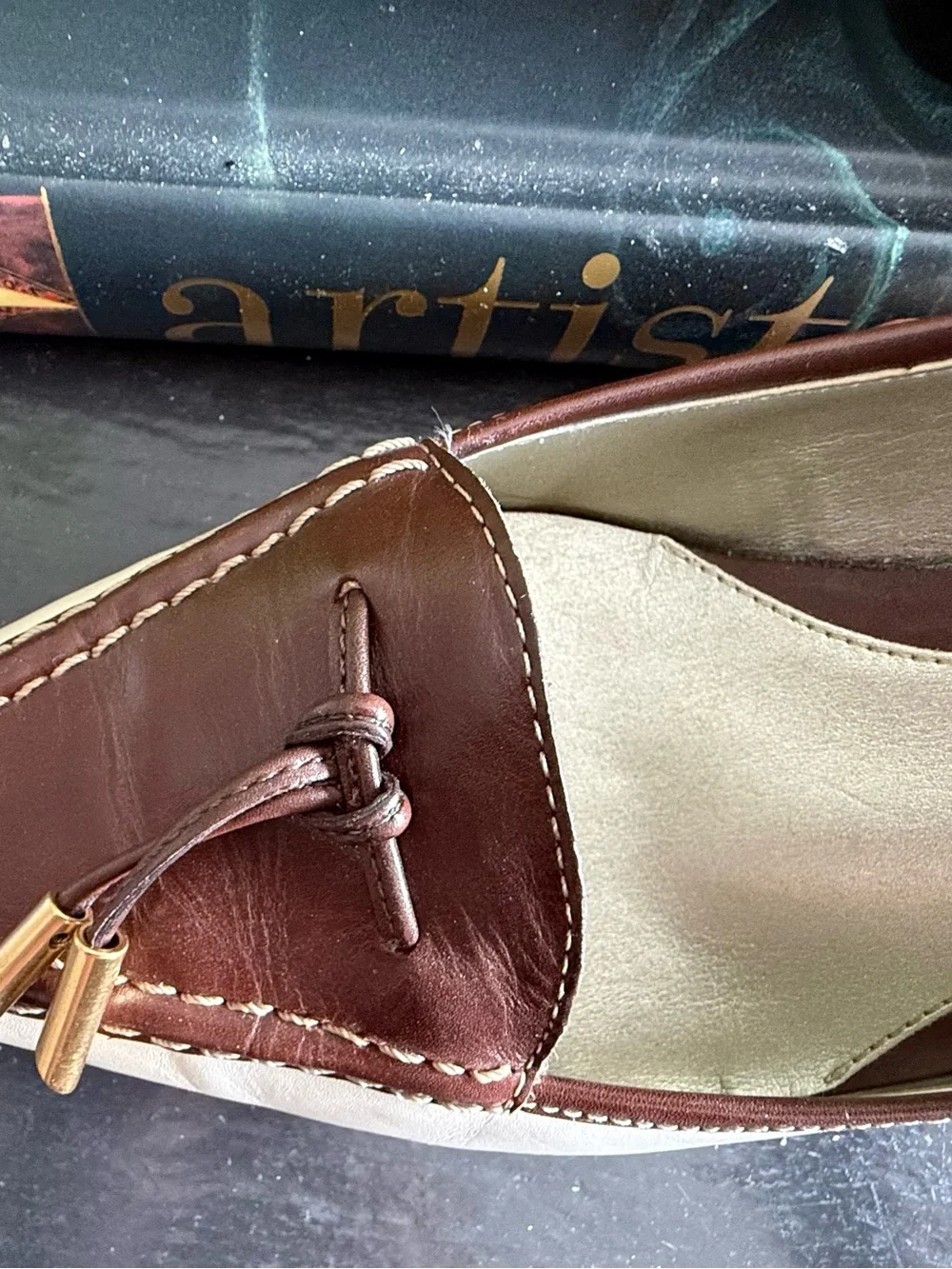 Circa Joan & David CJTRISHA Two Tone Leather Tassel Loafer Pumps Kitten Heel 8M